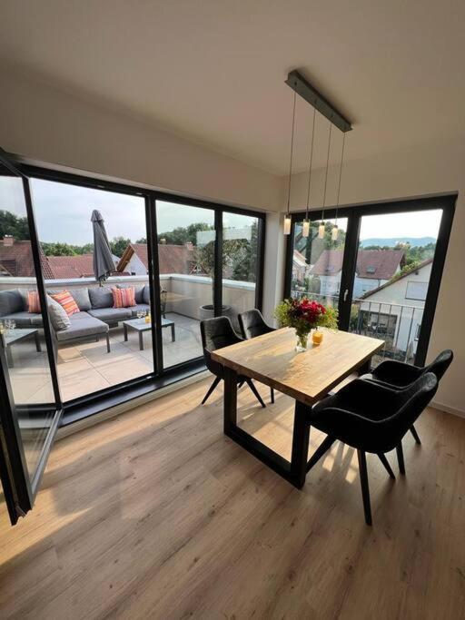 Rueckzugsort Im Rebenmeer Mit Terrasse, Grill & Parkplatz Venningen Luaran gambar