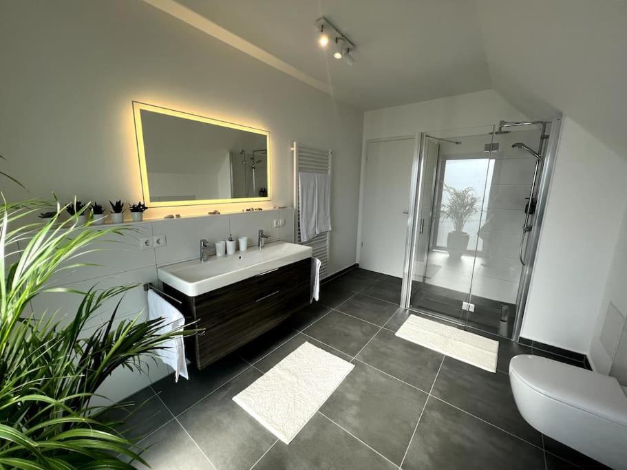 Rueckzugsort Im Rebenmeer Mit Terrasse, Grill & Parkplatz Venningen Luaran gambar