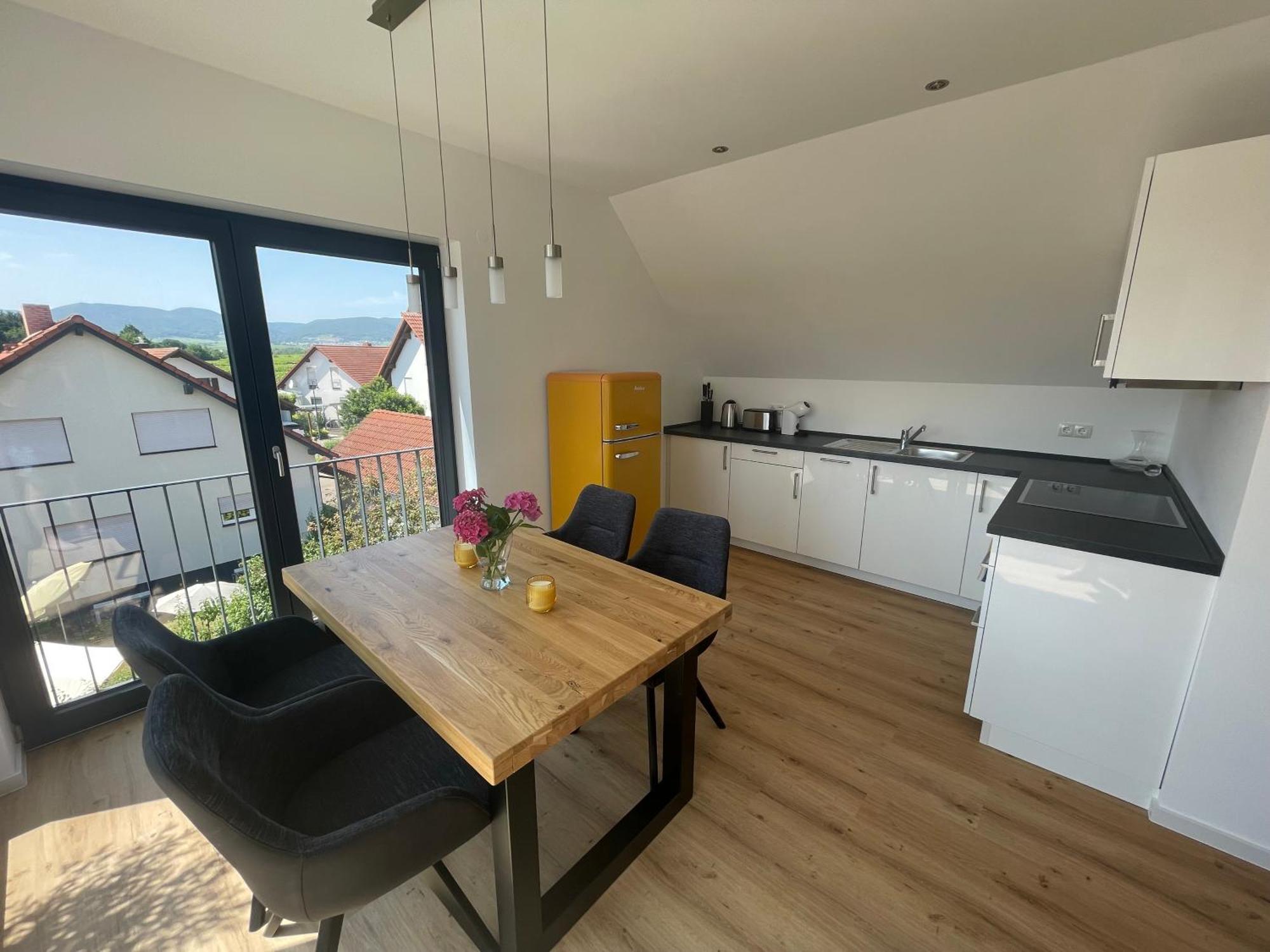 Rueckzugsort Im Rebenmeer Mit Terrasse, Grill & Parkplatz Venningen Luaran gambar